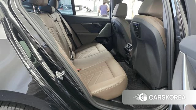 BMW 5 Series (G60) 2024 Черный из Кореи, фото 2