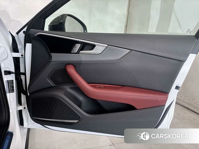 Audi A4L 2025 Белый из Китая, фото 2