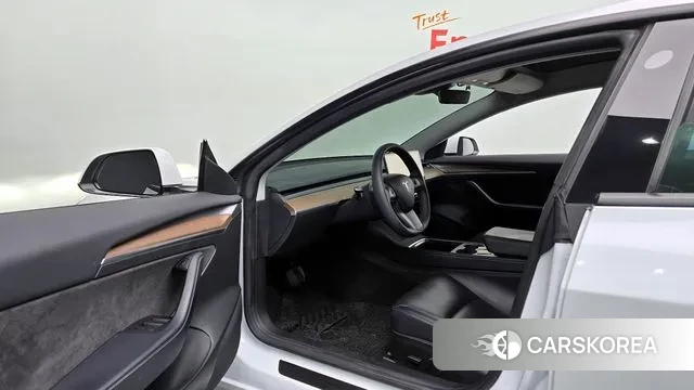 Tesla Model 3 2022 Белый из Кореи, фото 2