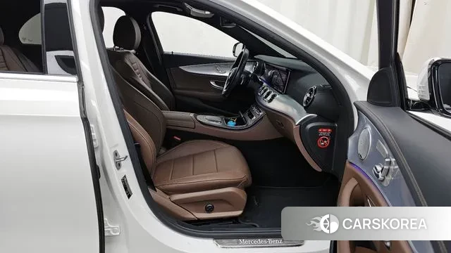 Mercedes-Benz E-Class W213 2021 Белый из Кореи, фото 2