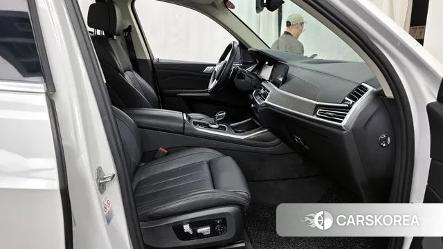 BMW X7 (G07) 2022 Белый из Кореи, фото 2