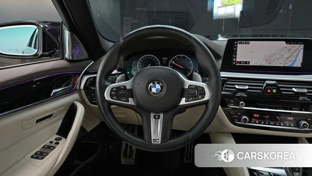 BMW 5 Series (G30) 2019 Черный из Кореи, фото 2