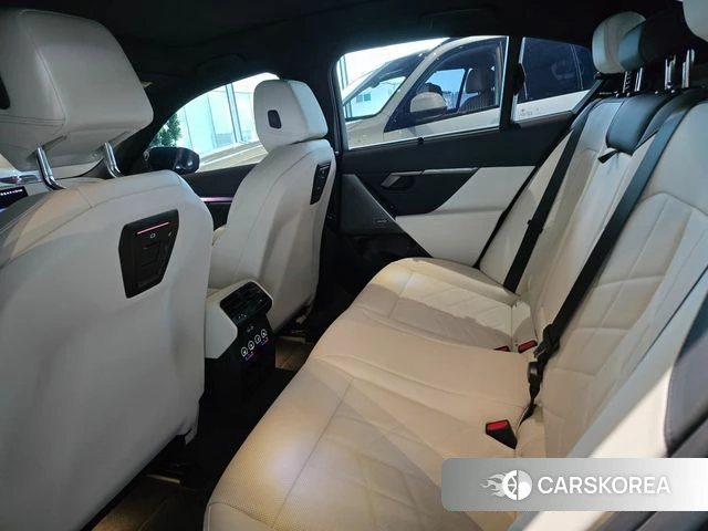 BMW i5 (G60) 2025 Черный из Кореи, фото 2