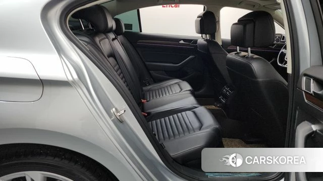 Volkswagen Passat GT (B8) 2018 Серебряный из Кореи, фото 2