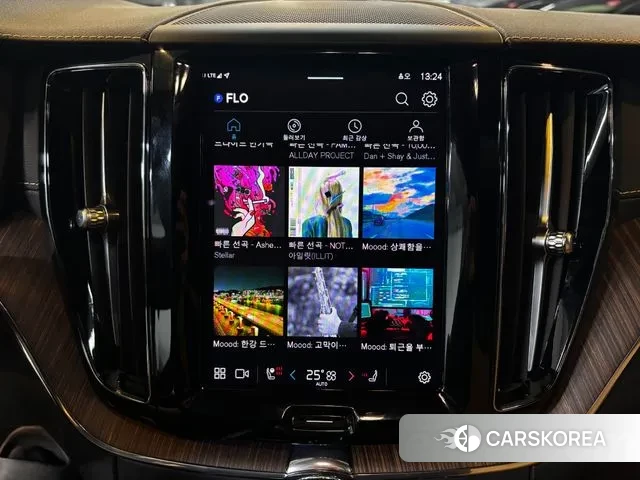 Volvo XC60 second Generation 2022 Белый из Кореи, фото 2