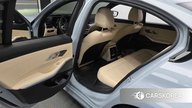 BMW 3 Series (G20) 2024 Цвет галактики из Кореи, фото 2