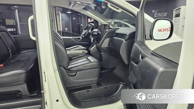 Hyundai Staria 2022 Белый из Кореи, фото 2