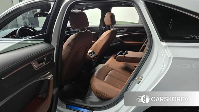 Audi A6 (C8) 2022 Белый из Кореи, фото 2