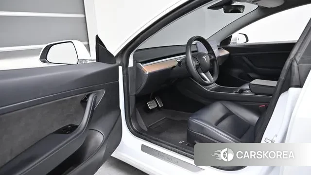 Tesla Model 3 2020 Белый из Кореи, фото 2