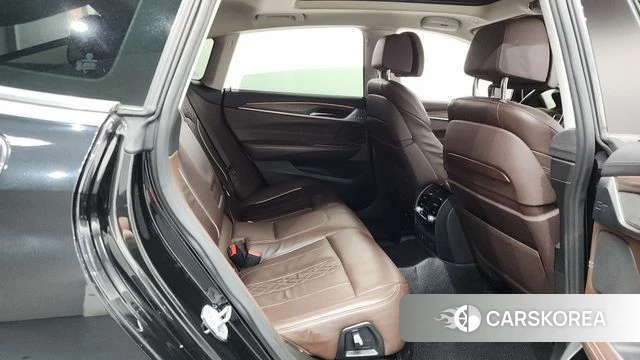 BMW 6 Series GT (G32) 2018 Черный из Кореи, фото 2