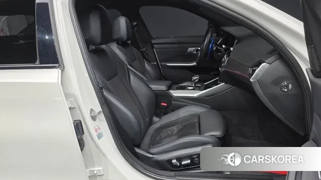 BMW 3 Series (G20) 2021 Белый из Кореи, фото 2