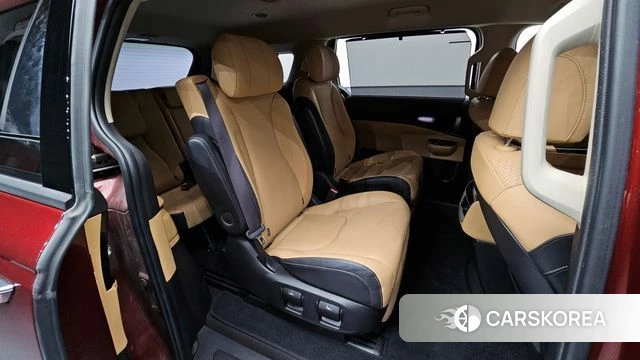 Kia Carnival 4th generation 2021 Красный из Кореи, фото 2