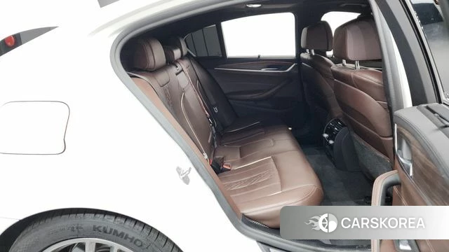 BMW 5 Series (G30) 2020 Белый из Кореи, фото 2