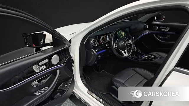 Mercedes-Benz E-Class W213 2018 Белый из Кореи, фото 2