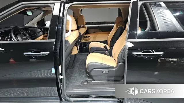 Kia Carnival 4th generation 2023 Черный из Кореи, фото 2