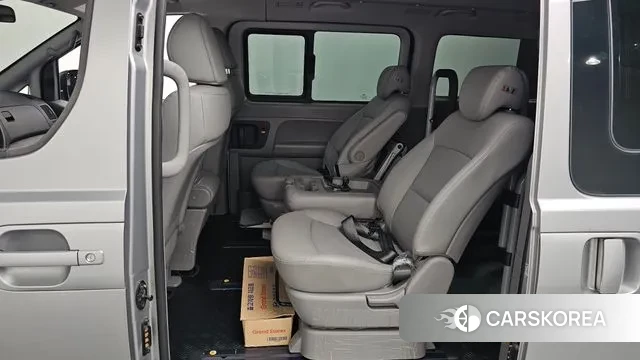 Hyundai The New Grand Starex 2021 Серебристо-серый из Кореи, фото 2