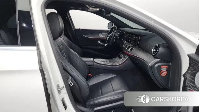 Mercedes-Benz E-Class W213 2020 Белый из Кореи, фото 2