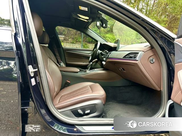 BMW 5 series 2024 Черный из Китая, фото 2