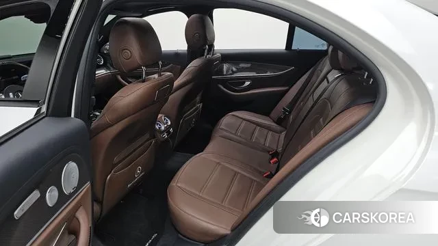 Mercedes-Benz E-Class W213 2019 Белый из Кореи, фото 2