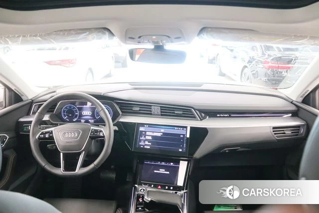 Audi e-tron 2025 Белый из Китая, фото 2