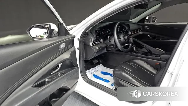 Hyundai The New Avante (CN7) 2023 Белый из Кореи, фото 2