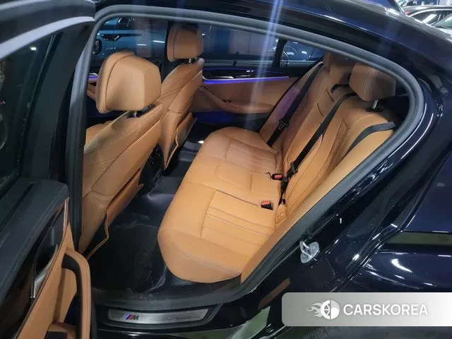 BMW 5 Series (G30) 2022 Черный из Кореи, фото 2