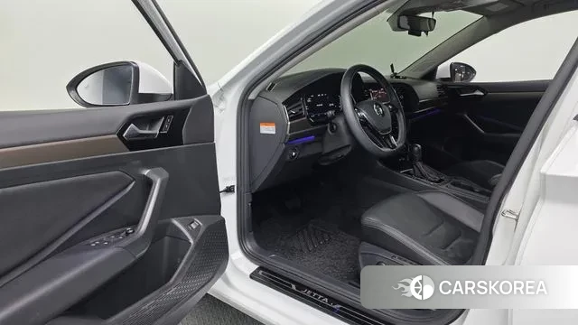 Volkswagen 7th Generation of Jetta 2021 Белый из Кореи, фото 2