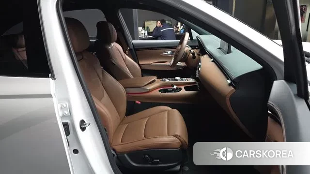 Genesis GV70 2024 Белый из Кореи, фото 2