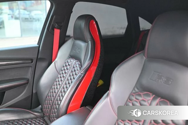 Audi Q5L Sportback 2022 Белый из Китая, фото 2