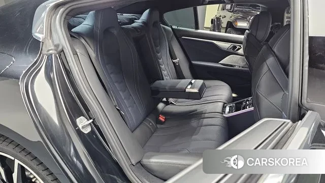 BMW 8 Series (G15) 2022 Черный из Кореи, фото 2