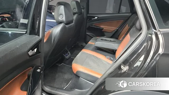 Volkswagen ID.4 2023 Черный из Кореи, фото 2