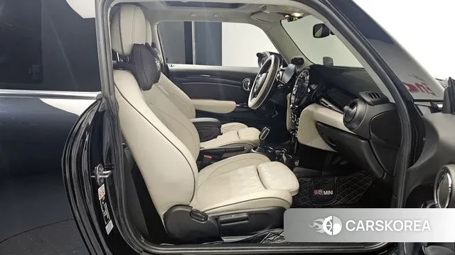 Mini Cooper S 2023 Черный из Кореи, фото 2