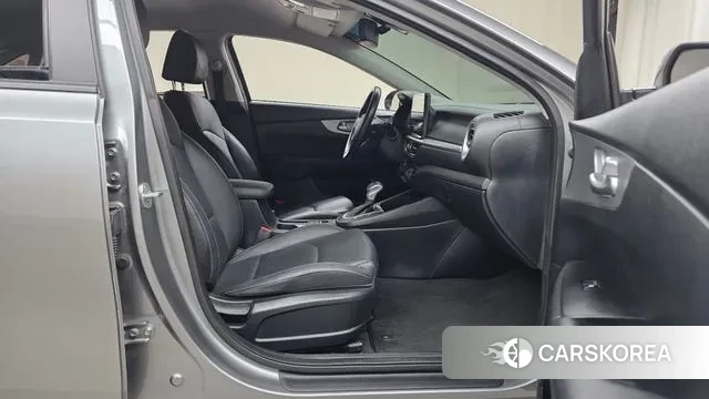 Kia The New K3 2nd generation 2022 Серый из Кореи, фото 2