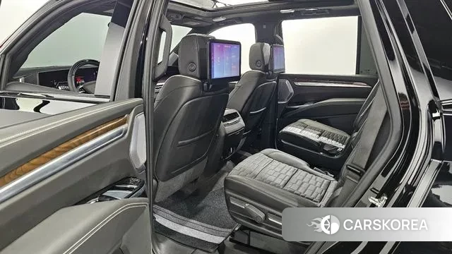 Cadillac Escalade 5th Generation 2025 Черный из Кореи, фото 2