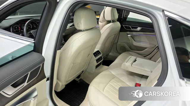 Audi A6 (C8) 2021 Белый из Кореи, фото 2