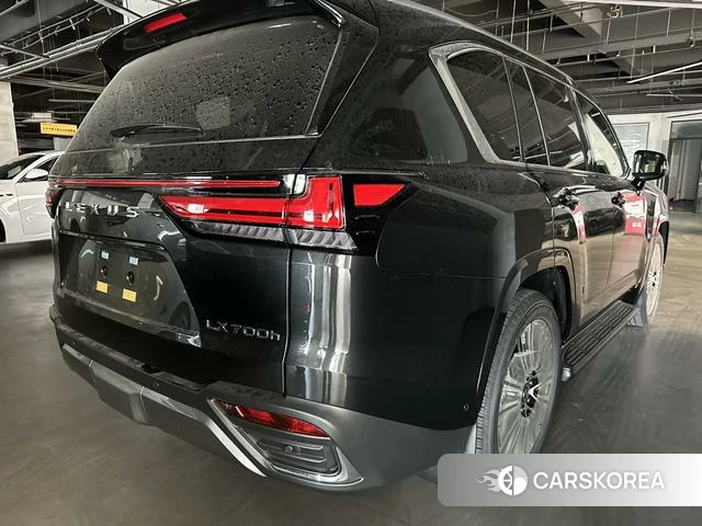 Lexus LX 2025 Черный из Китая, фото 2