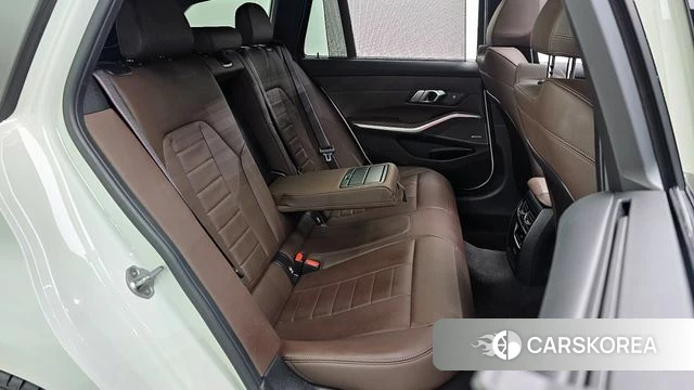 BMW 3 Series (G20) 2025 Белый из Кореи, фото 2