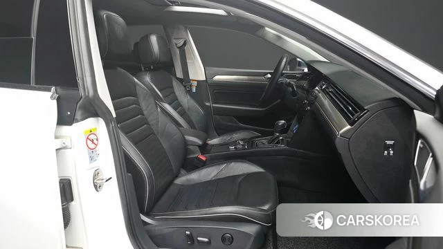 Volkswagen Arteon 2019 Белый из Кореи, фото 2