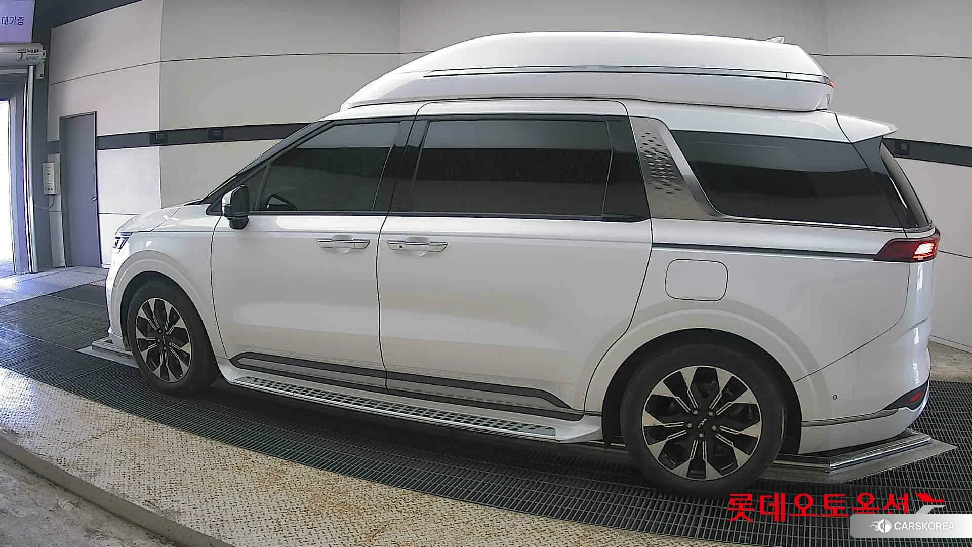 Kia Carnival Hairimujin 2023 Белый из Кореи, фото 2