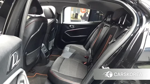 BMW 1 Series (F40) 2021 Черный из Кореи, фото 2