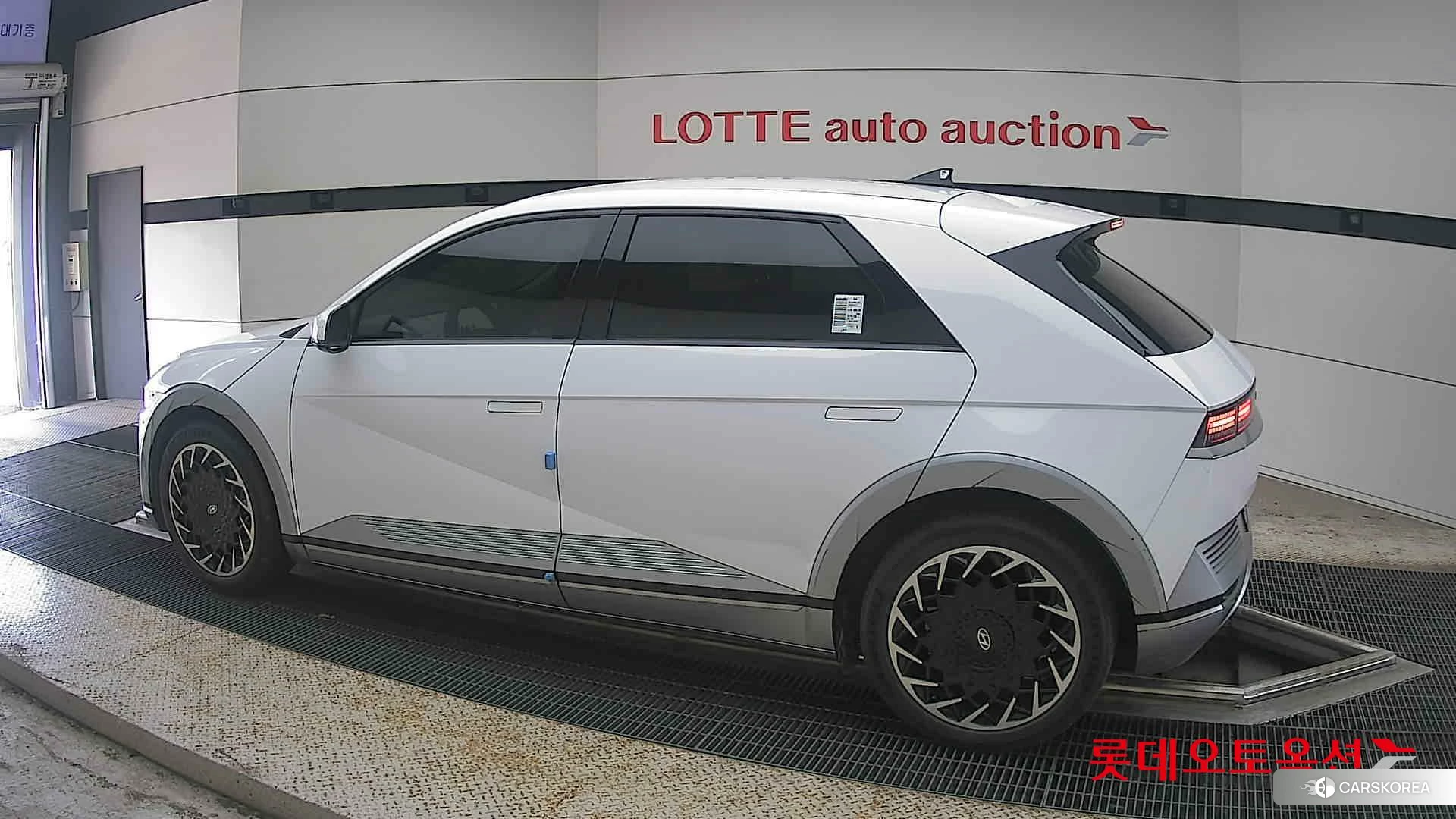 Hyundai IONIQ 5 2022 Atlas White из Кореи, фото 2