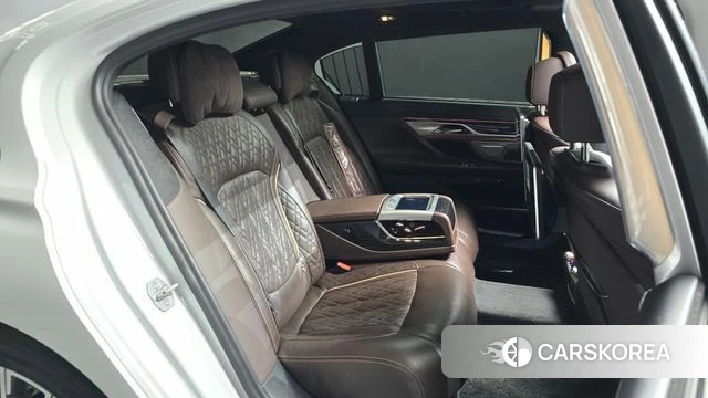 BMW 7 Series (G11) 2021 Белый из Кореи, фото 2