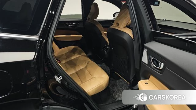 Volvo XC60 second Generation 2021 Черный из Кореи, фото 2