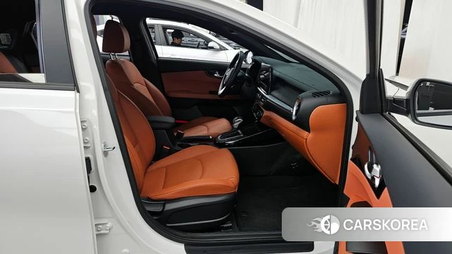 Kia The New K3 2nd generation 2024 Белый из Кореи, фото 2