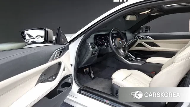 BMW 4 Series (G22) 2023 Белый из Кореи, фото 2