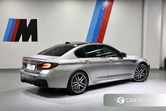 BMW M5 2021 Серебристо-серый из Китая, фото 2