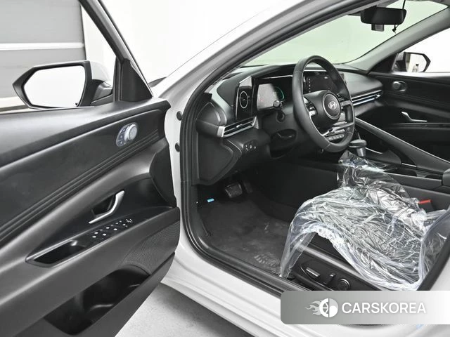 Hyundai The New Avante Hybrid (CN7) 2023 Серебристо-серый из Кореи, фото 2