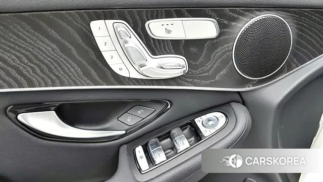 Mercedes-Benz GLC-Class X253 2019 Белый из Кореи, фото 2