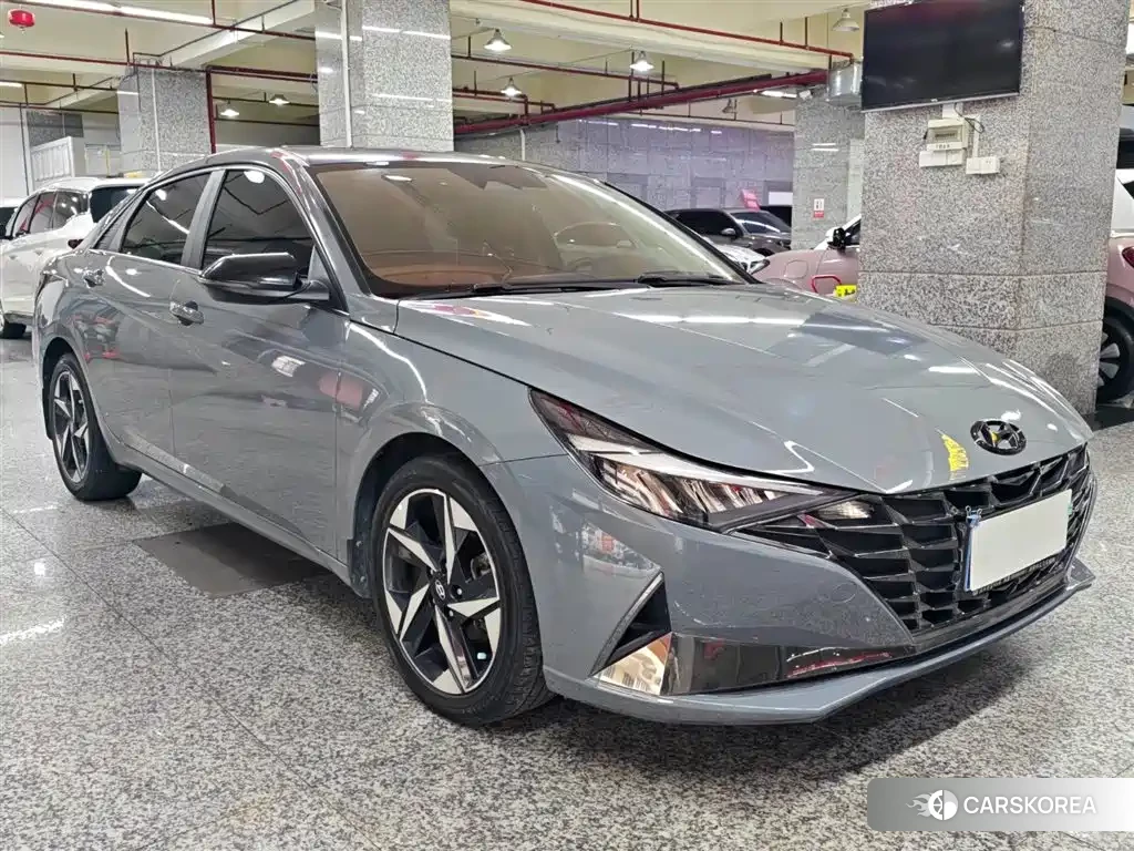 Hyundai Elantra 2023 Silver/gray из Китая, фото 2
