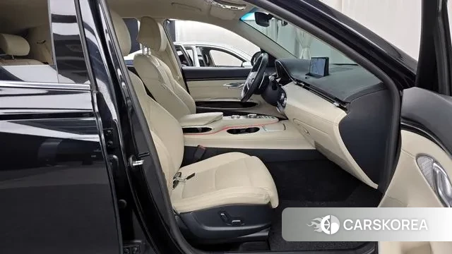 Genesis GV70 2021 Черный из Кореи, фото 2